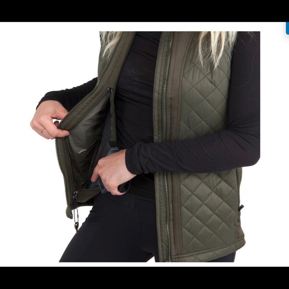 WOMEN'S CONCEALED CARRY CROSSROADS FITTED VEST